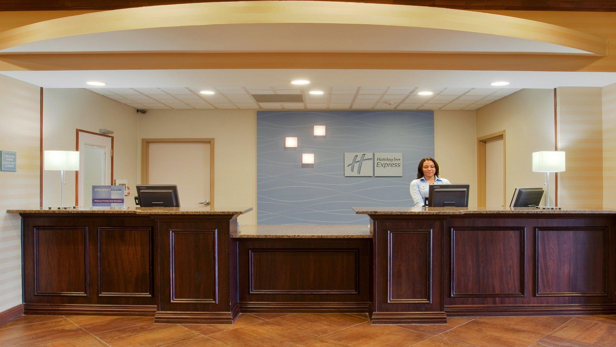 Holiday Inn Express Hotel & Suites Cleburne By Ihg Exterior foto